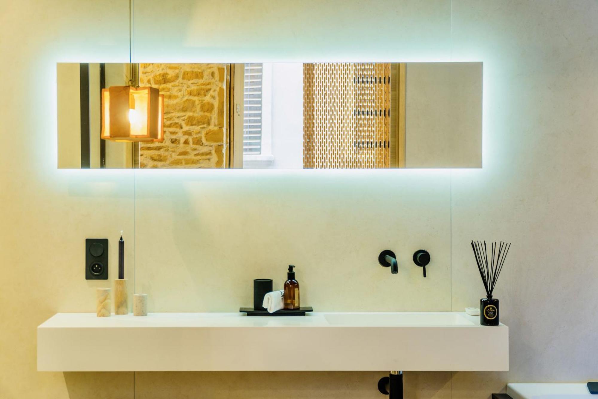 Host Inn Le Lumiere SPA&CINÉMA Lyon Habitación foto
